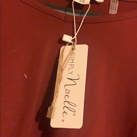 Red blouse - Picture 5 of 5